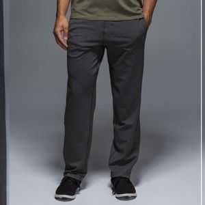 Lululemon men’s kung fu pants dark grey L